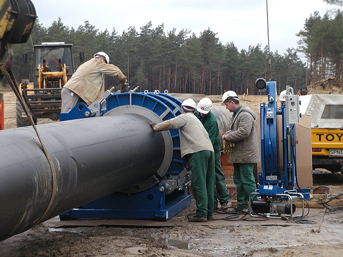 Insulation of pipe joints on site