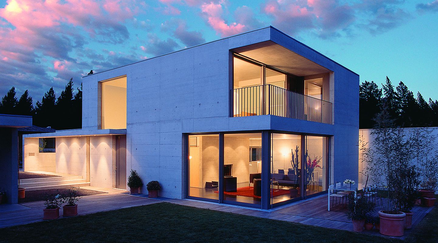 Underfloor heating for optimal use of renewable energy sources